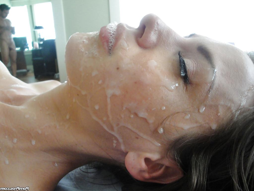 16P Das MILF-Babe McKenzie Lee bekommt eine Massage und hat gleich danach heißen Sex