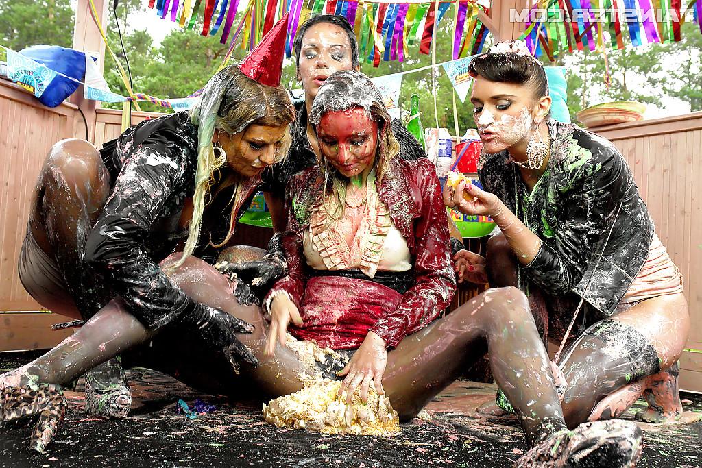 16P Fetish babe Alyssia Loop is into messy foodplay party with her friends