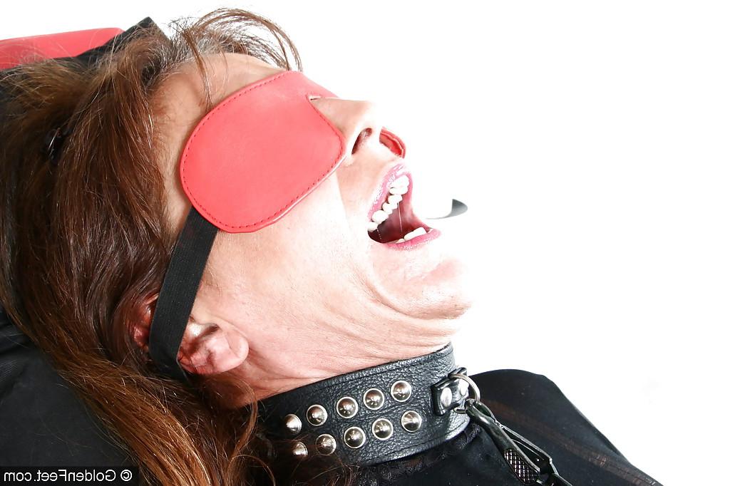 16P Mature European sex slave is bound and blindfolded by Lady Srarah