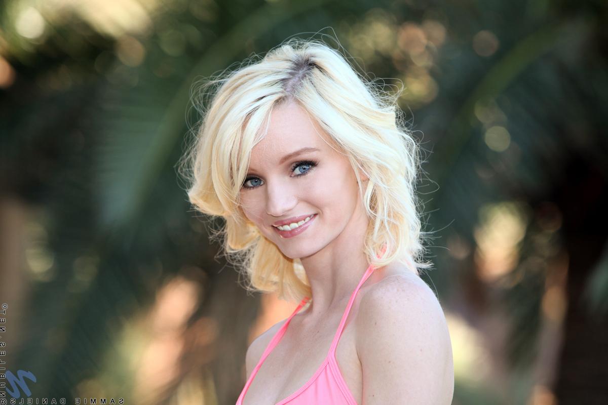 15P Tiny titted skinny teen Sammie Daniels doffs short dress to pose naked outside