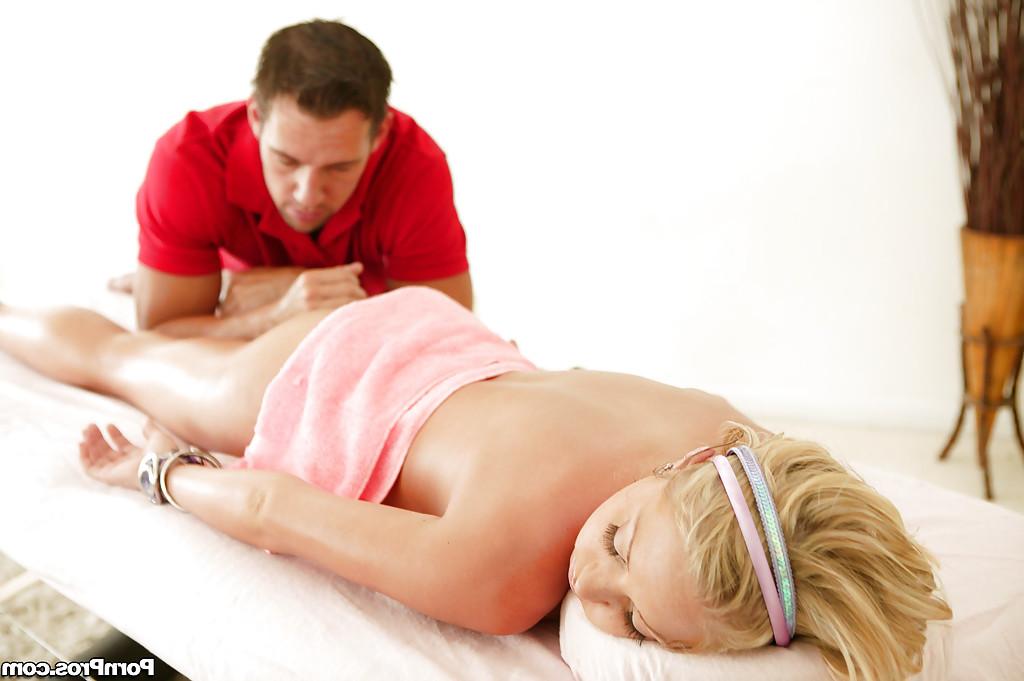 13P Blonde chick Shawna Lenee getting penetrated by her masseur during massage
