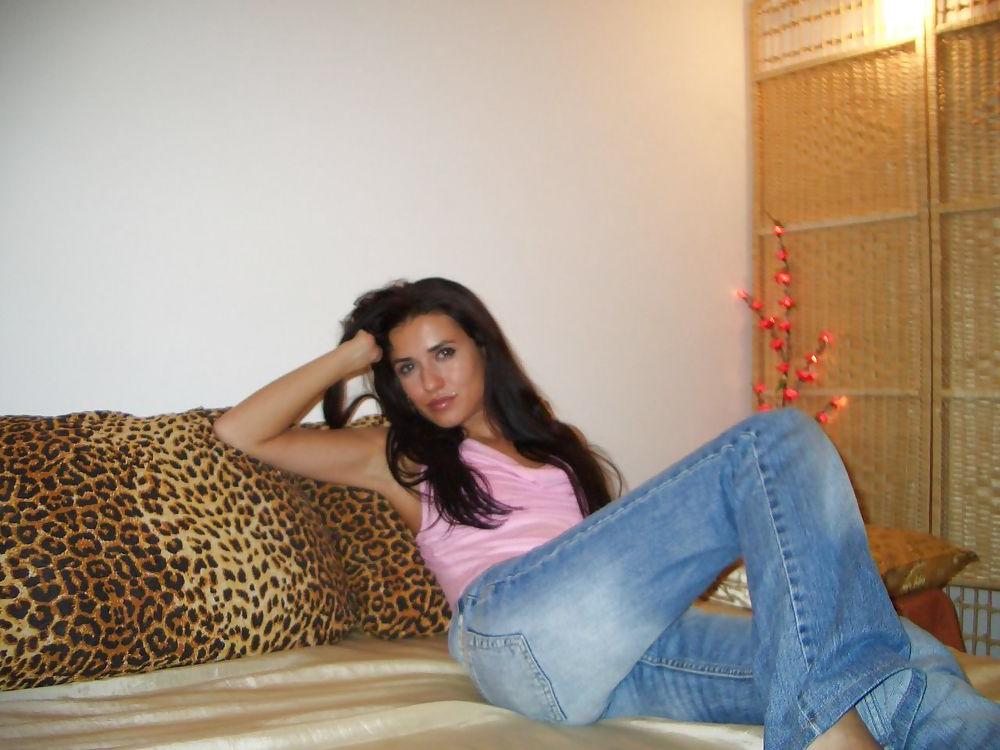 19P Sweet latina strip