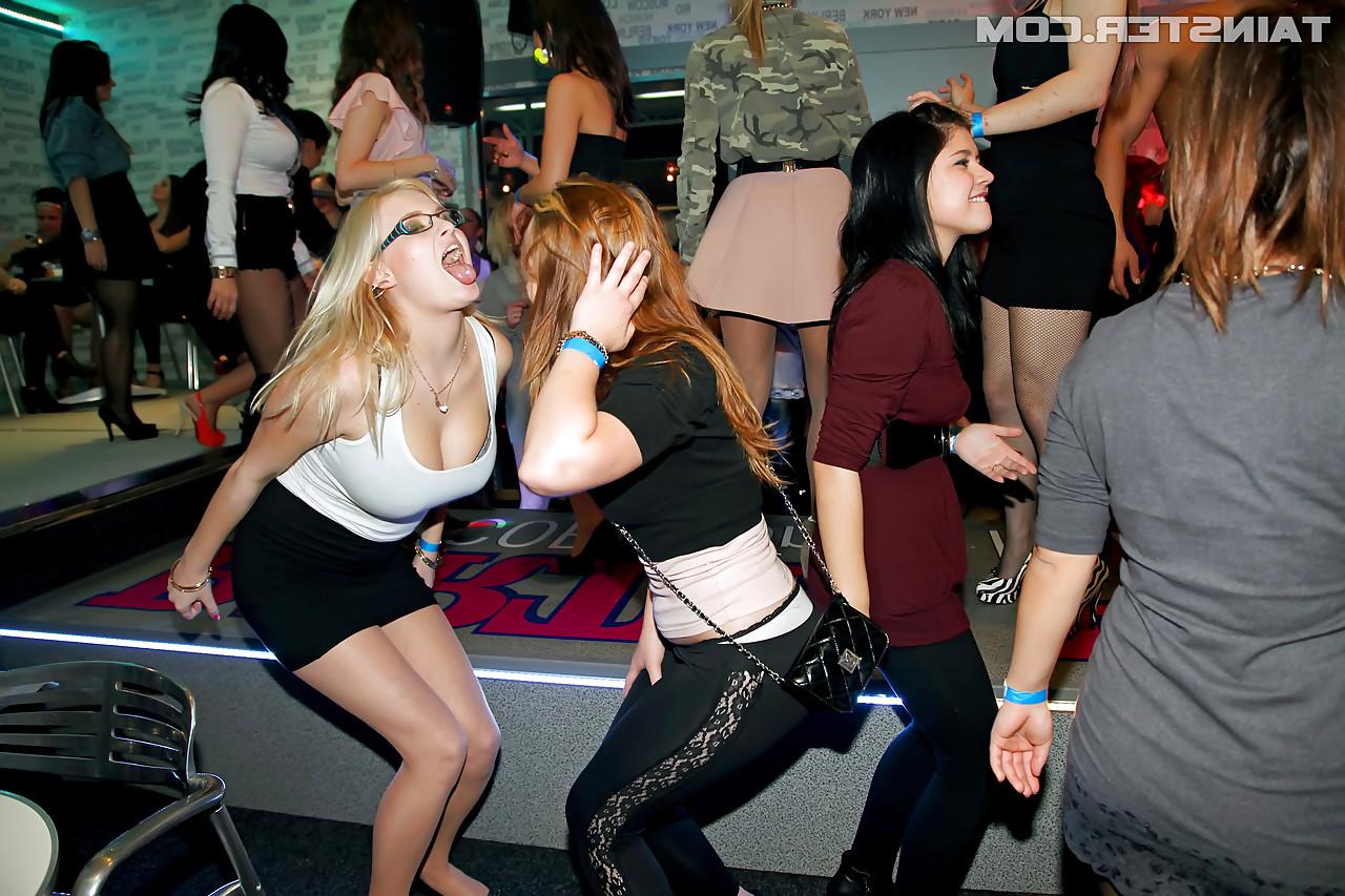 15P Hot chicks clothed in shorts sucking big cock at interracial CFNM party