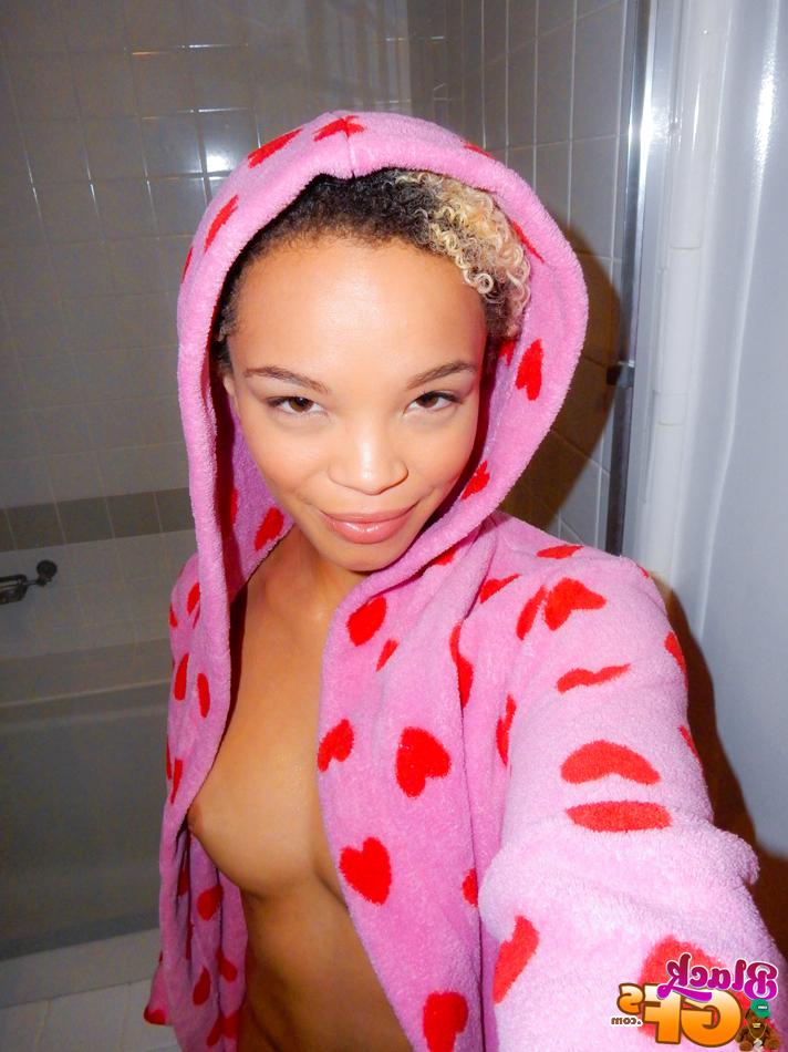 16P Reasonable model Ashley is going places with her wet and sweet pussy