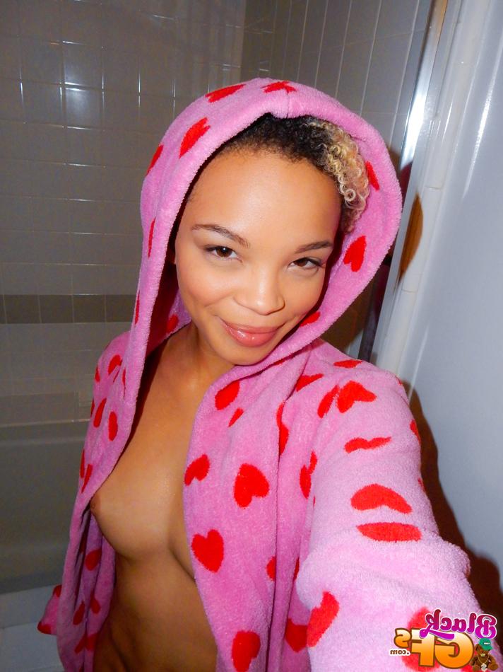 16P Reasonable model Ashley is going places with her wet and sweet pussy