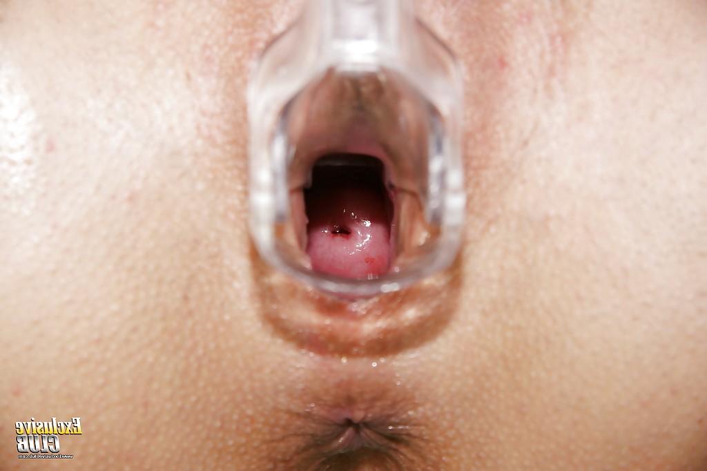 16P Jolly babe Rachel Evans prefers when her tight pussy is spread