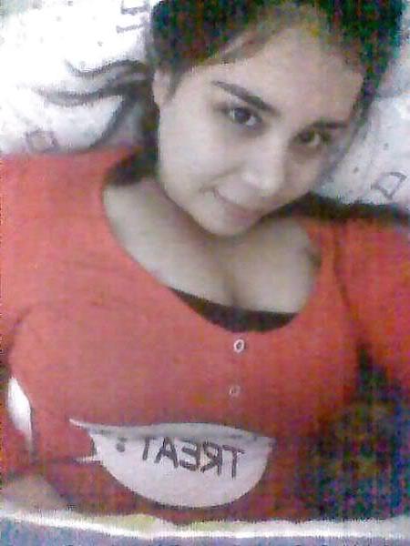 14P Arabic girl tits