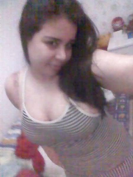 14P Arabic girl tits