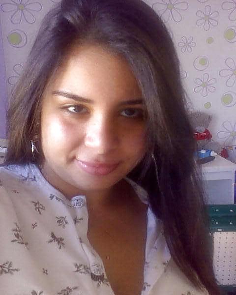 14P Arabic girl tits
