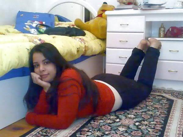 14P Arabic girl tits