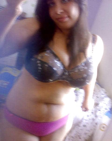 14P Arabic girl tits