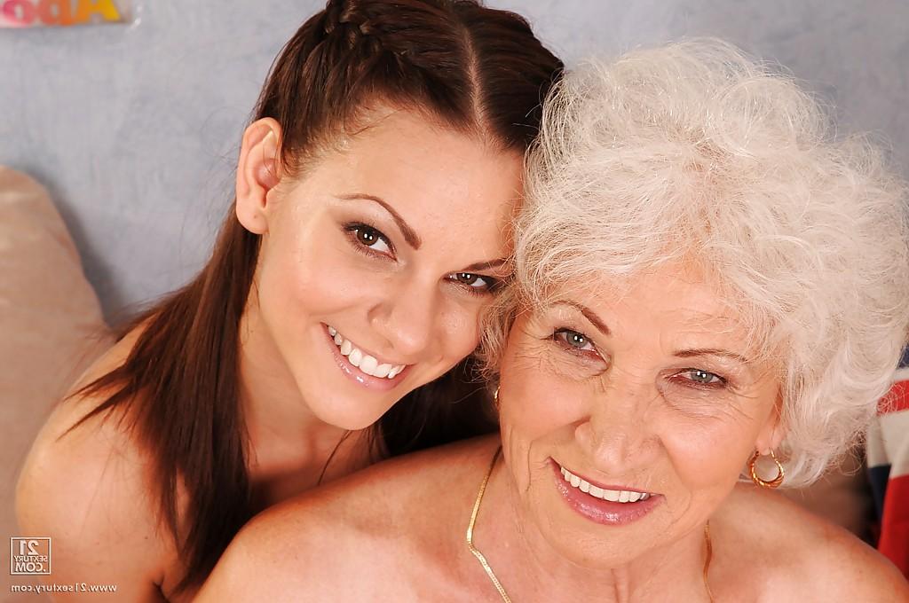 16P Salacious grannies have a passionate lesbian foursome with teenage girls