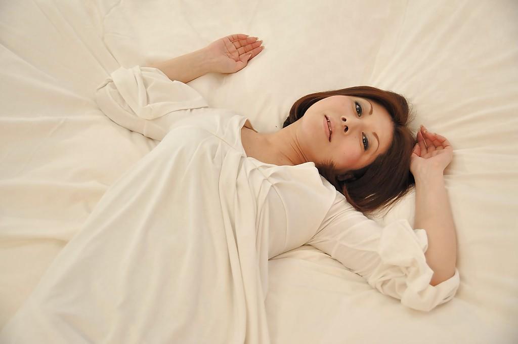 16P Asian MILF Norie Takahata stripping down and spreading her legs