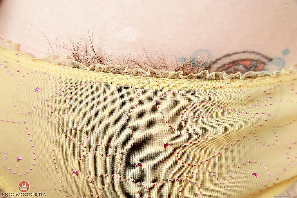 16P Hairy mature model Tink flashing hairy bush and unshaved legs