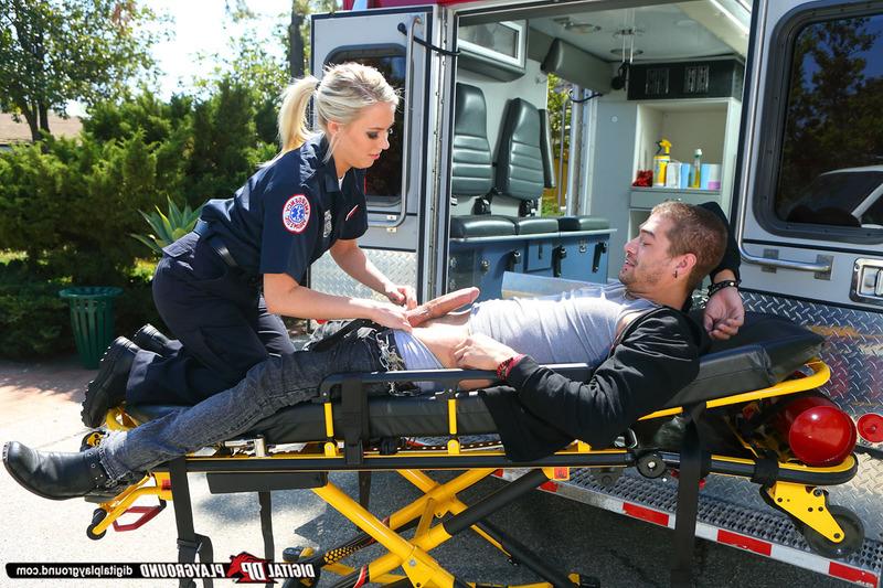 16P Stunning ambulance nurse gives a special treatment to her well-hung patient