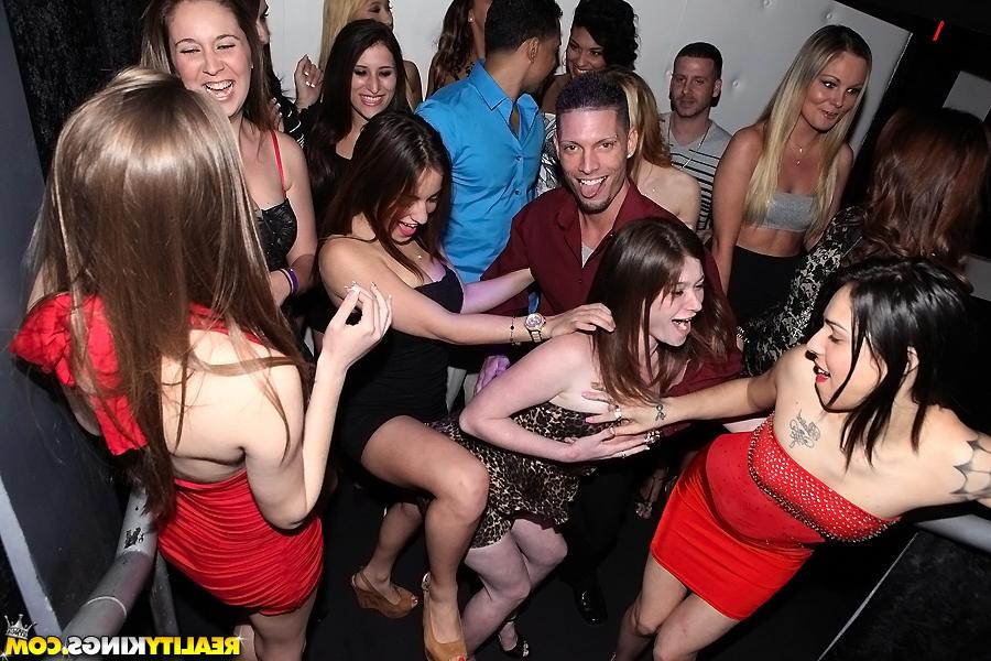 16P First class sex party with the sweetest bitches with great asses