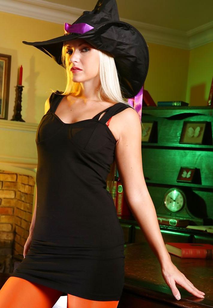 16P Blond teen