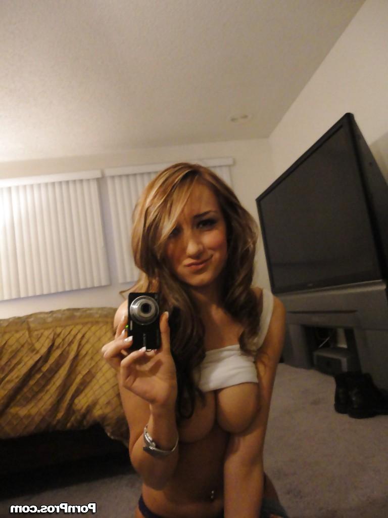 16P Petite babe Victoria Rae Black makes a few self shots showing off naked body