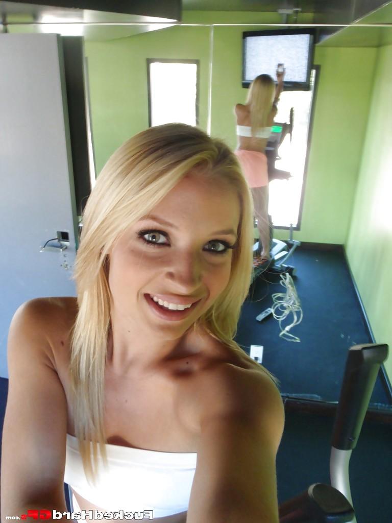 16P Hot blonde teenager Alyssa taking sexy non nude self shots at home