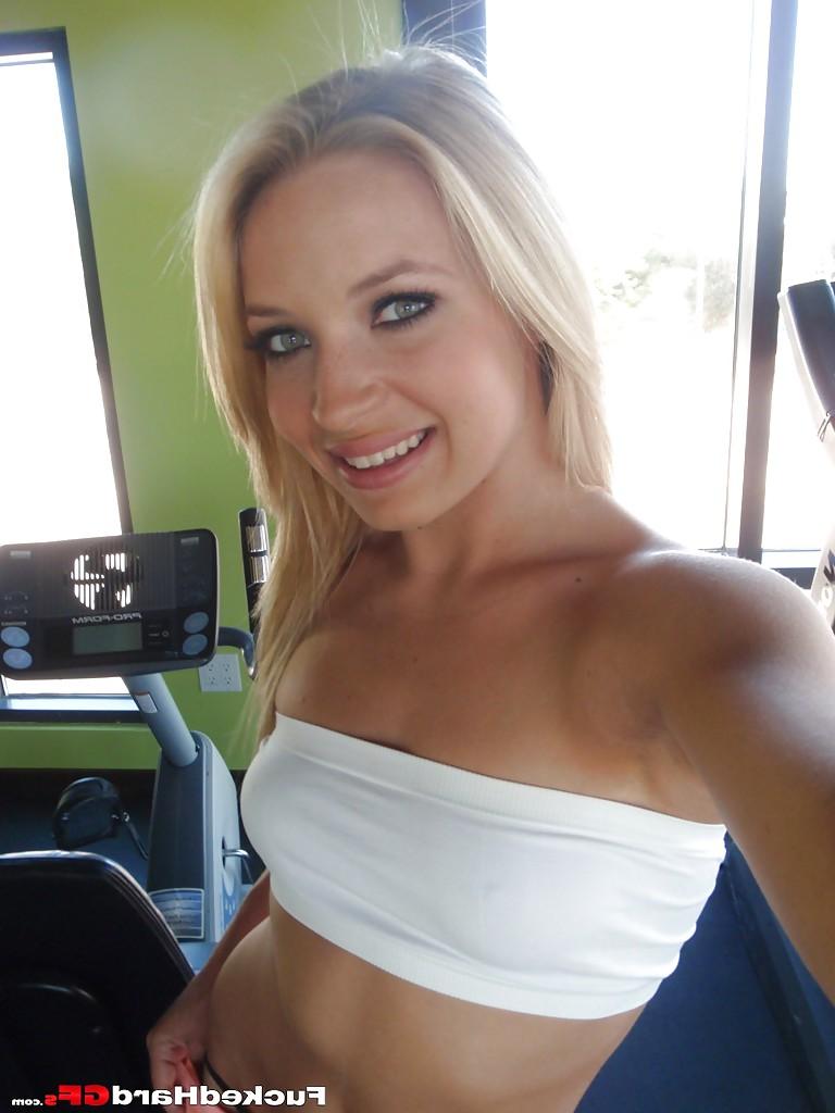 16P Hot blonde teenager Alyssa taking sexy non nude self shots at home