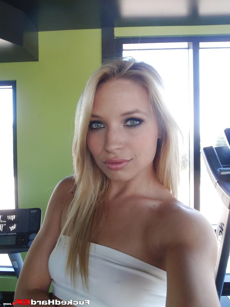16P Hot blonde teenager Alyssa taking sexy non nude self shots at home