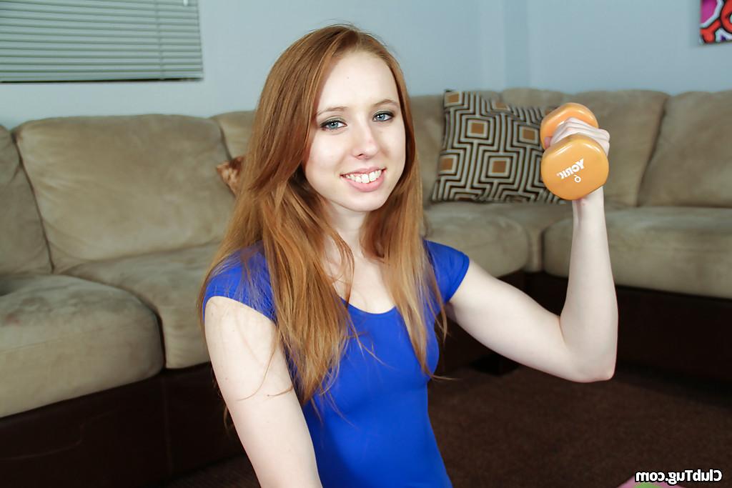 16P Sporty teenage floosie has some handjob fun with her naughty coach