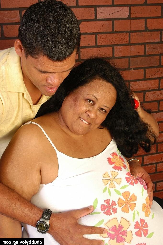 16P Obese Filipino lady Debrina sucking off cock after baring massive floppers