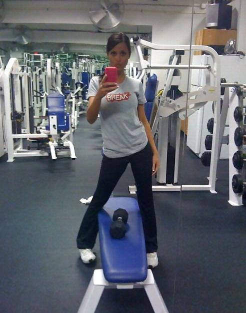 13P Sexy gym girl