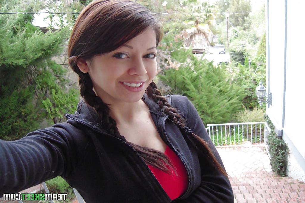 16P Sporty latina with pigtails Evie Dellatossa stripping in the gym