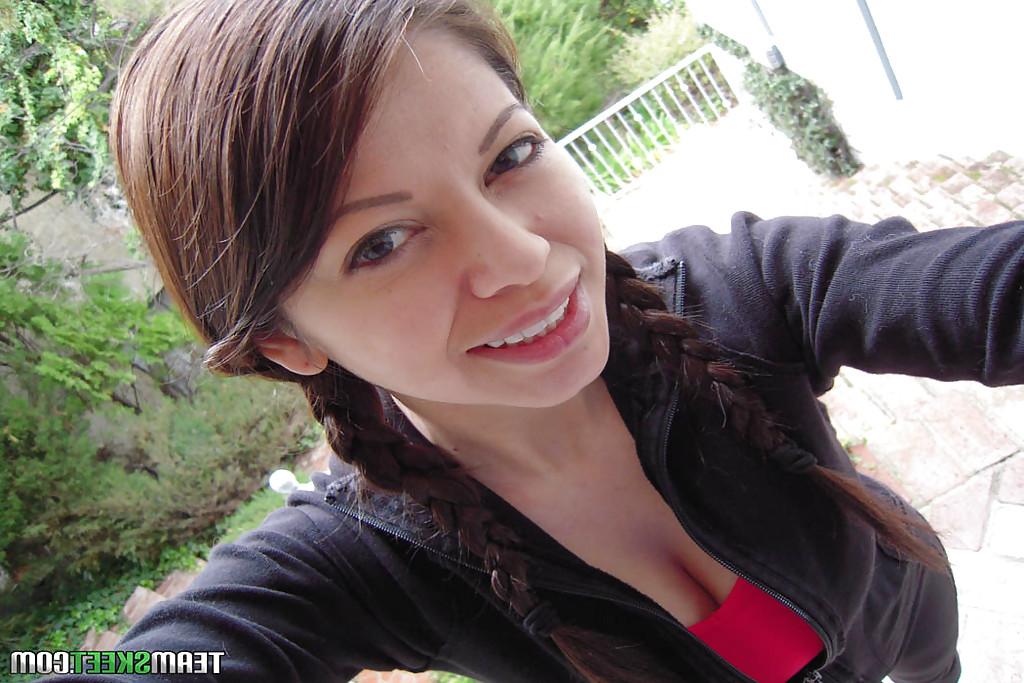16P Sporty latina with pigtails Evie Dellatossa stripping in the gym