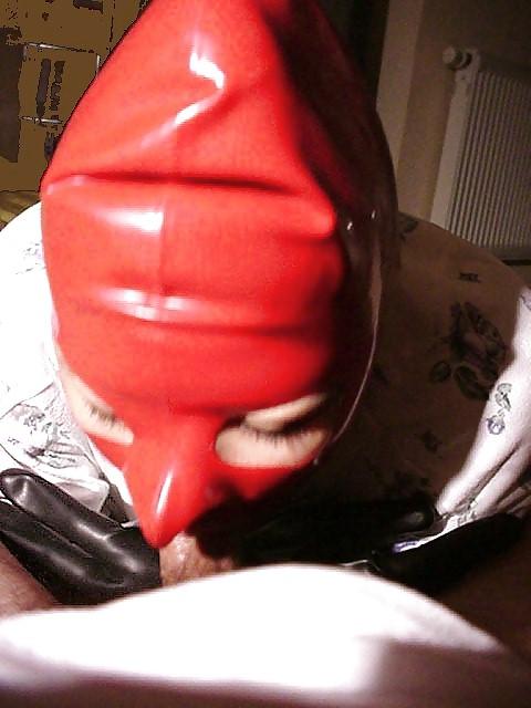 18P Red Latex Hood Gummi