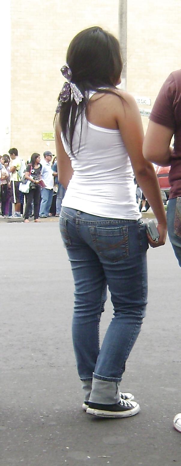 19P CHAVAS SALIENDO DE PREPA