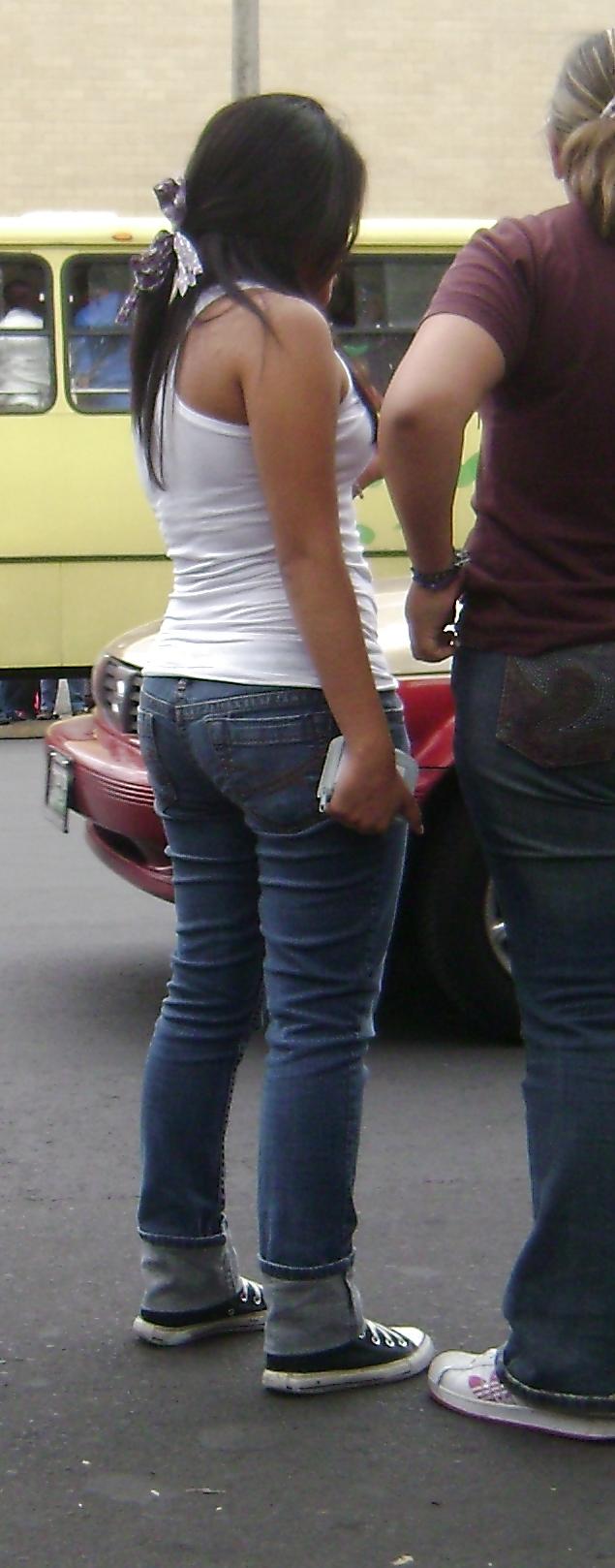 19P CHAVAS SALIENDO DE PREPA