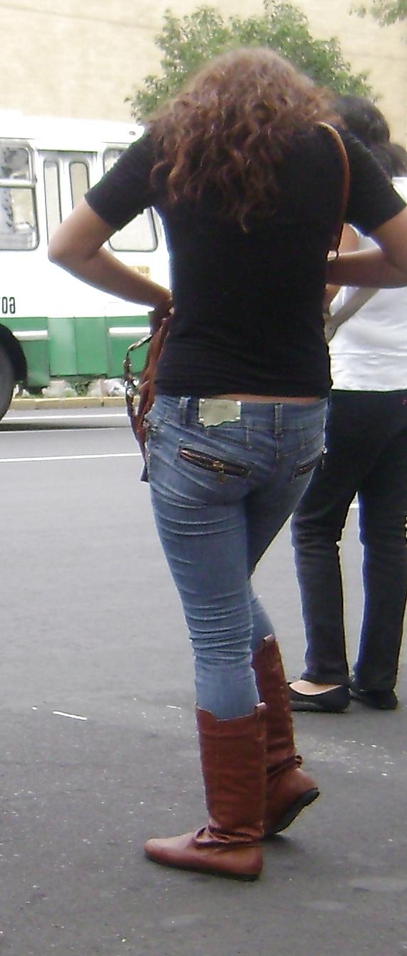 19P CHAVAS SALIENDO DE PREPA