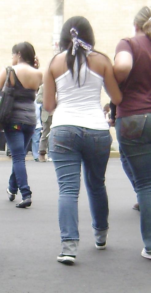 19P CHAVAS SALIENDO DE PREPA