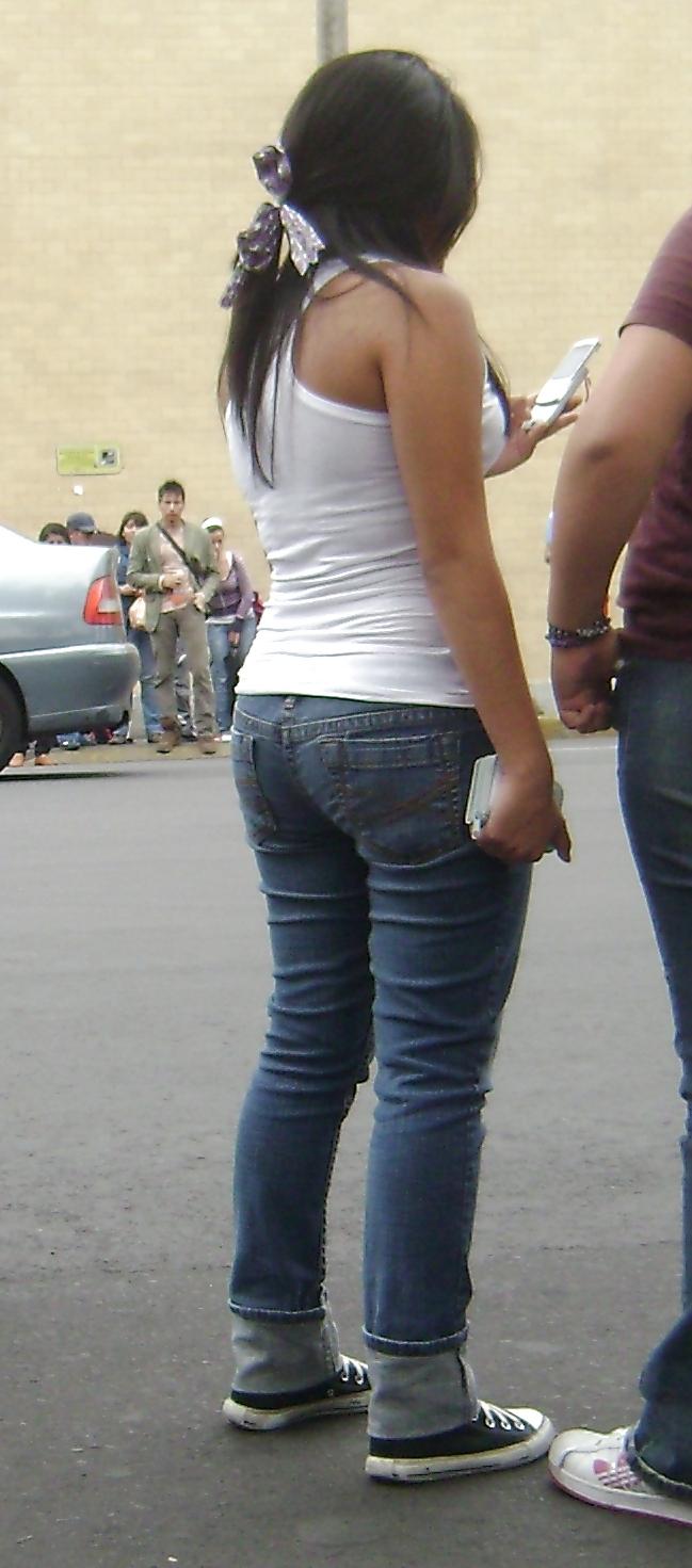 19P CHAVAS SALIENDO DE PREPA
