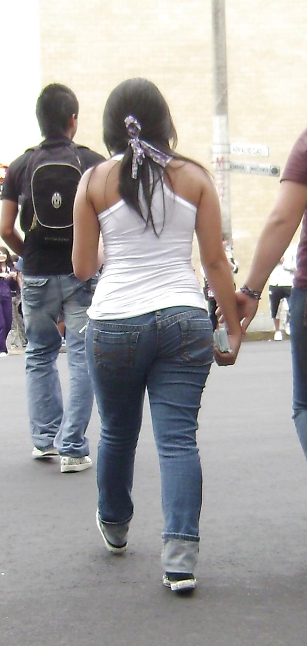 19P CHAVAS SALIENDO DE PREPA