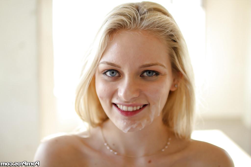 16P Pretty blonde gf Alli Rae has shaved pussy licked before riding dick