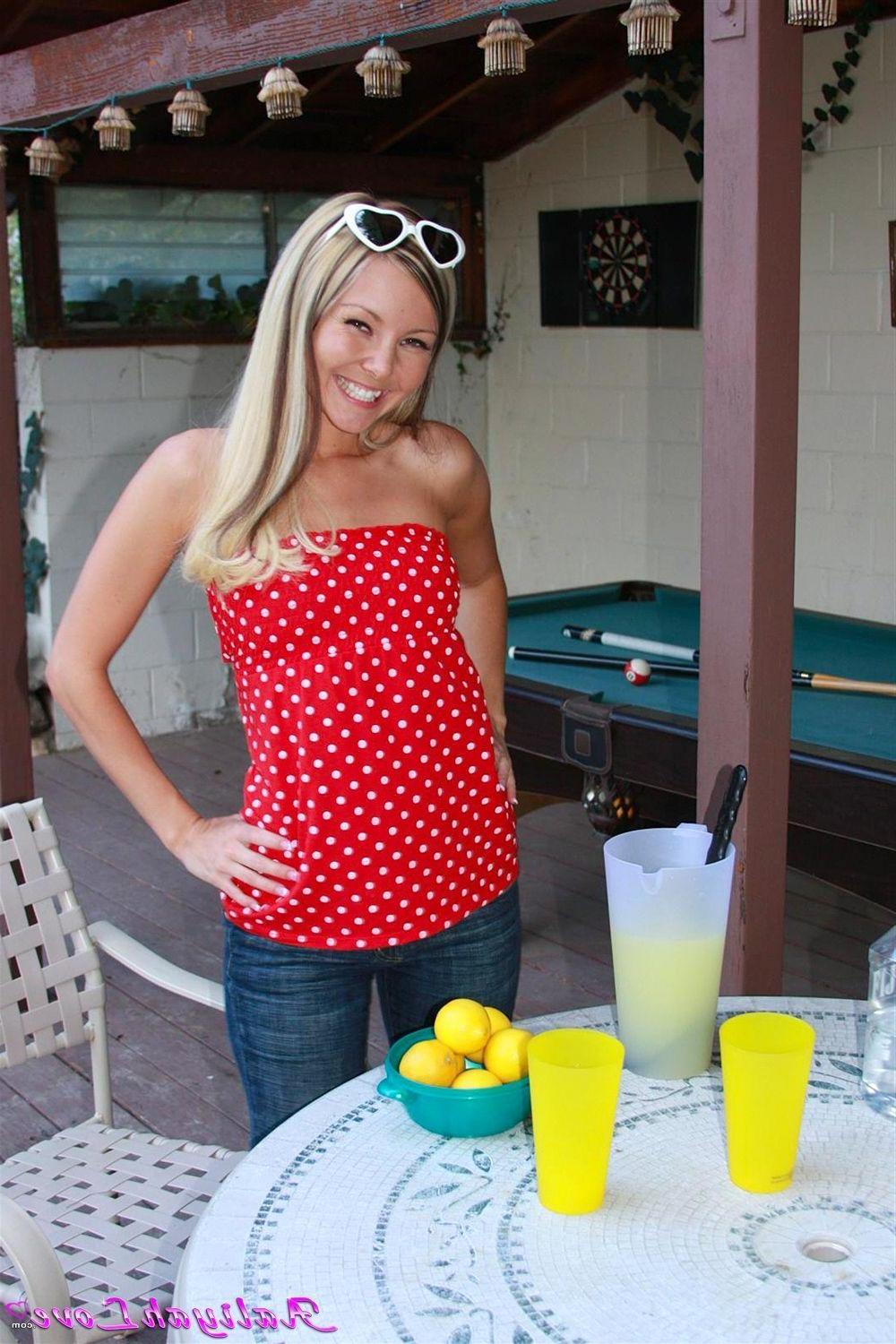 20P Pictures of Aaliyah Love giving you something sweet