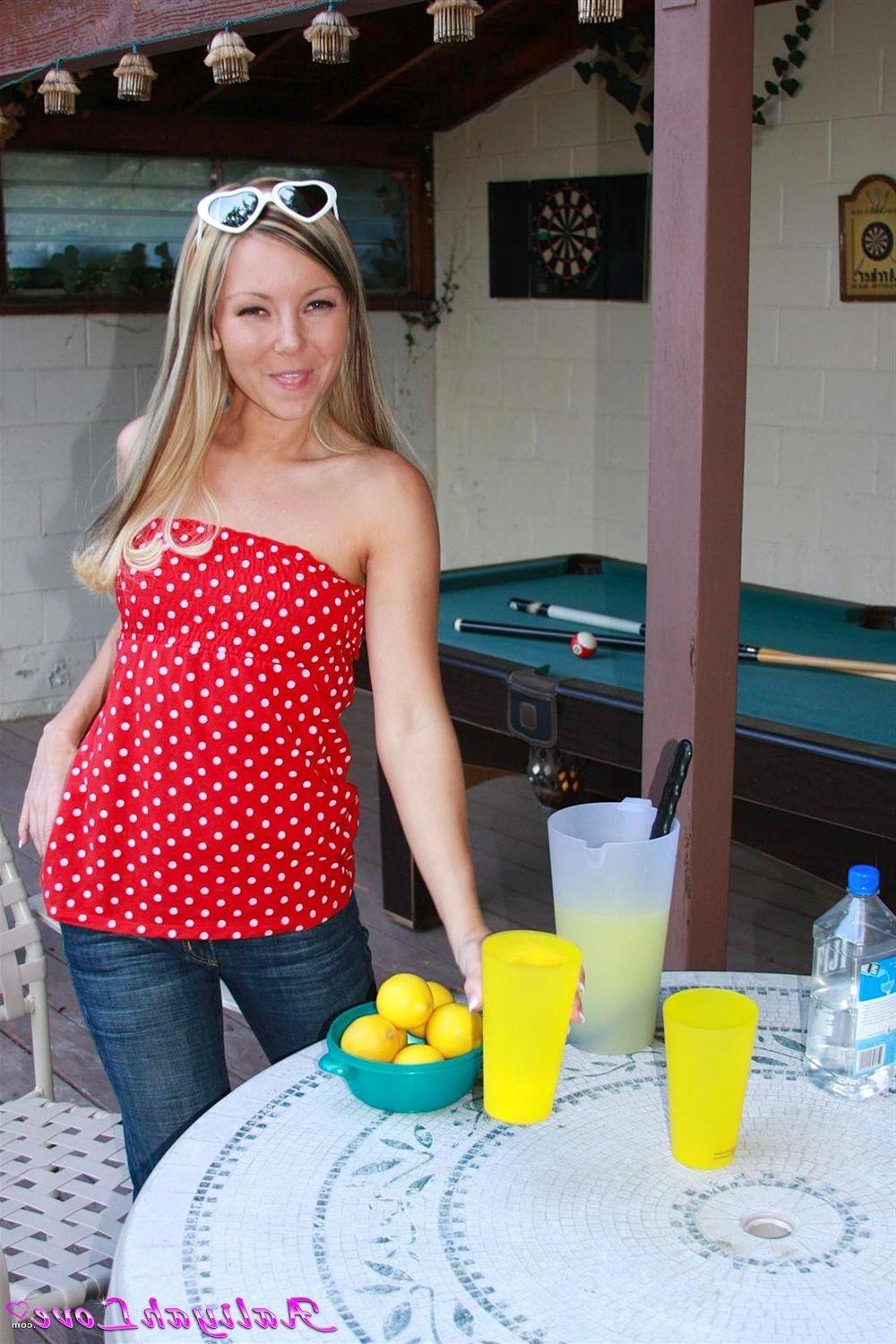 20P Pictures of Aaliyah Love giving you something sweet