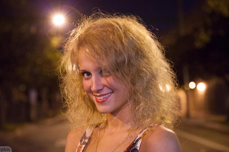 8P Blonde coed Alice Wonder gets naughty on the college campus