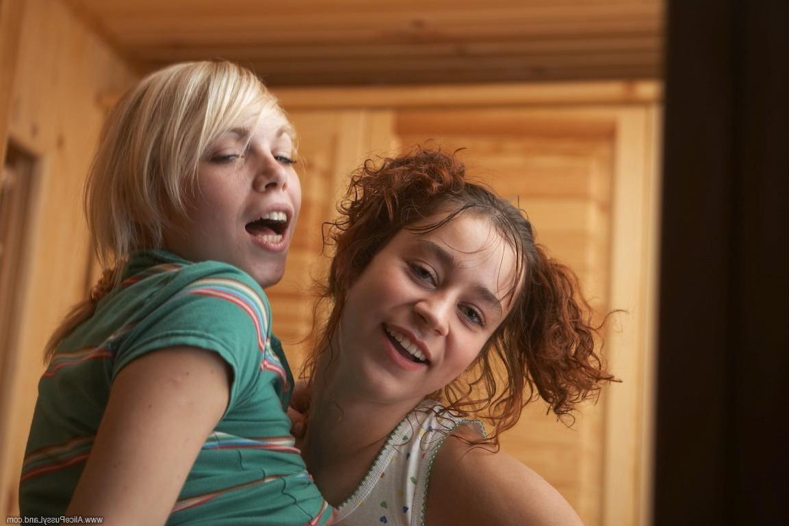 15P Pictures of teen porn girl Alice Wonderbang making out with Natasha Shy