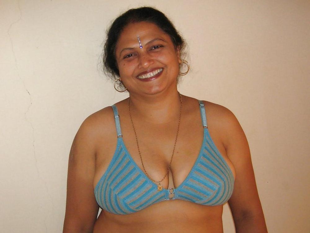 23P BIG BOOBS RANDI