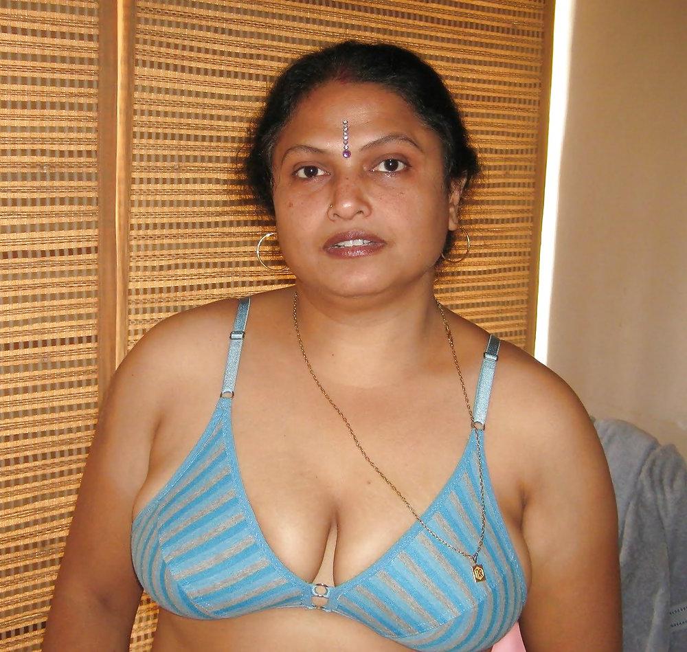 23P BIG BOOBS RANDI