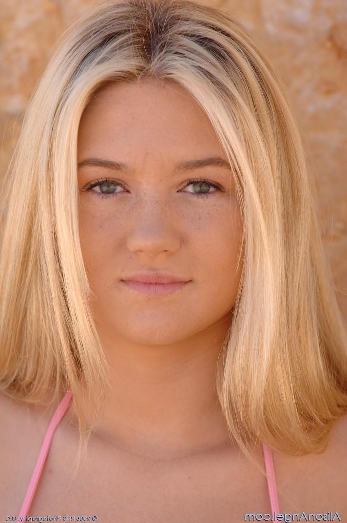 20P Pictures of teen girl Alison Angel getting naked on vacation
