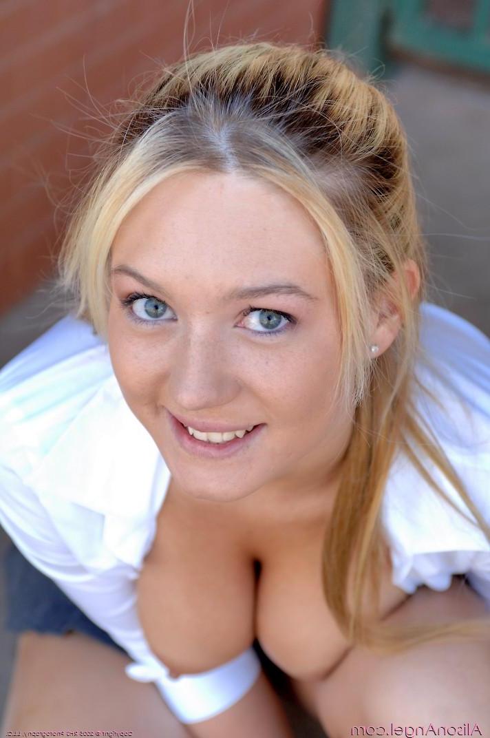 20P Pictures of teen Alison Angel ready for school