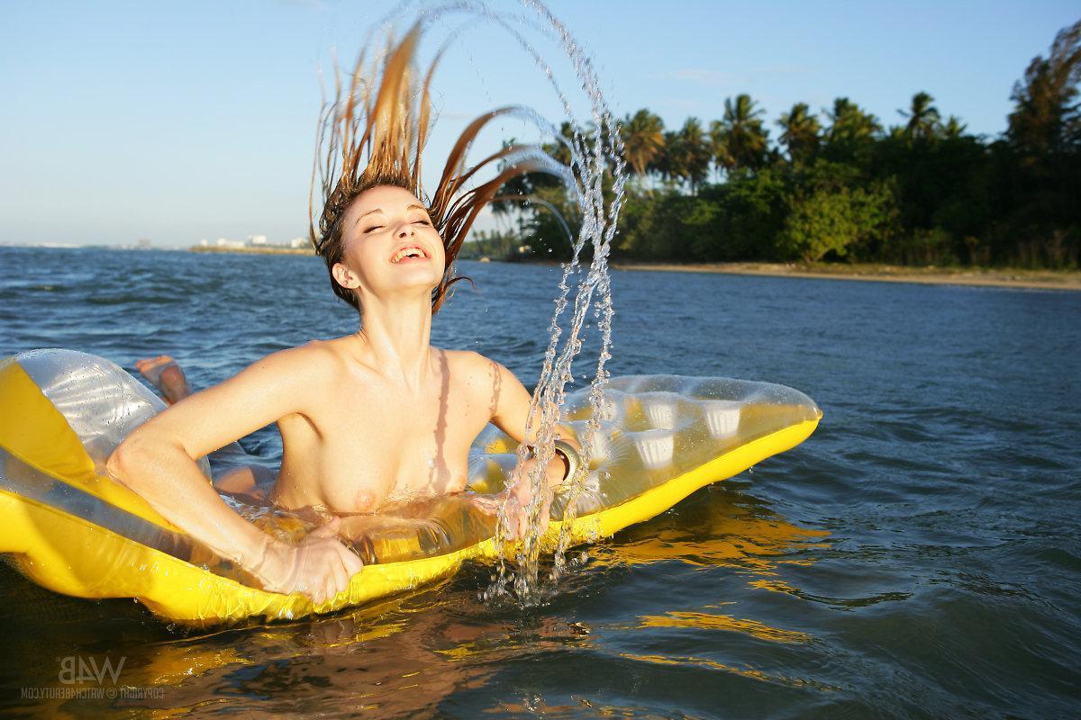 16P Beautiful teen Alissa Whtie has some wet and wild fun