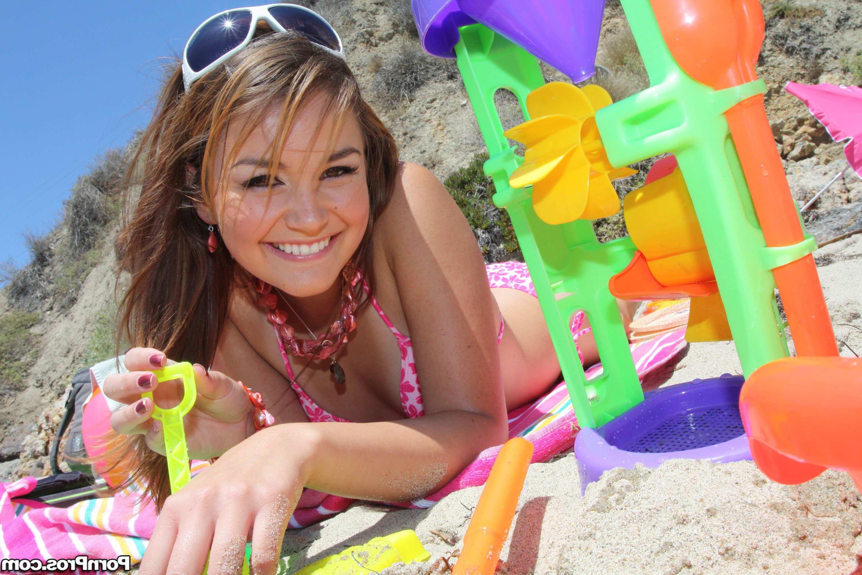 16P Teen beach bunny Allie Haze loves beaches, blowjobs, boning and cum!