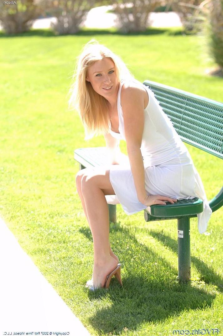 20P Blond teen gives you some flashes outside