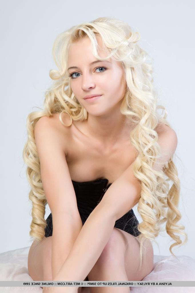 18P Gorgeous blonde hottie Alysha A puts on black lingerie and gives you her tight pussy